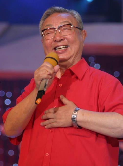 相声演员唐杰忠简历,相声大师的传奇人生